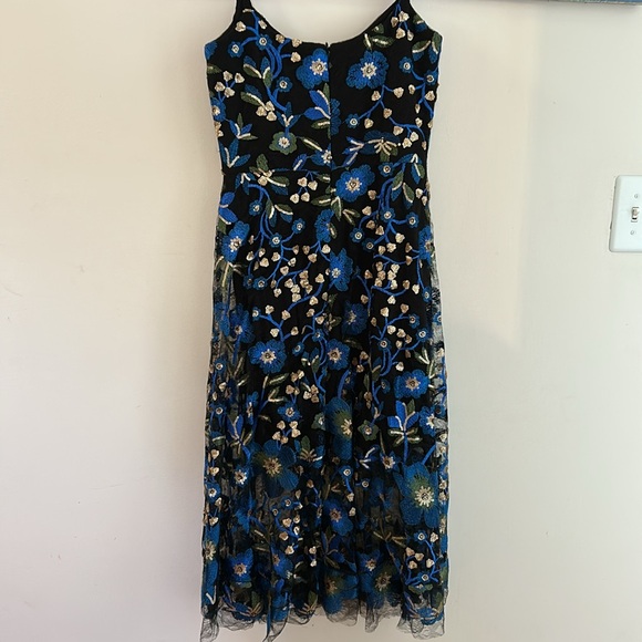 Dress the Population Blue Floral Midi Dress - Picture 6 of 10